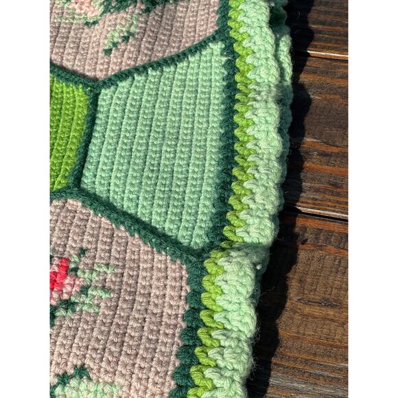 Vintage Hexagon Floral Roses Afghan Throw Blanket Flower Handmade Grandma 70s - Picture 9 of 10